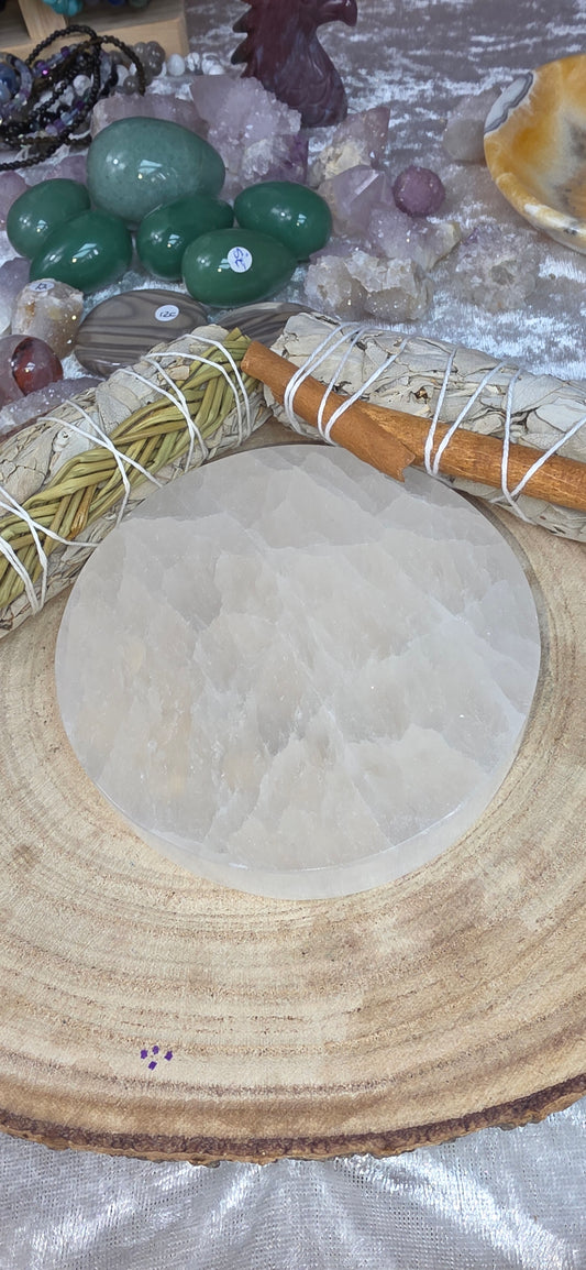 Selenite charging and cleansing plate