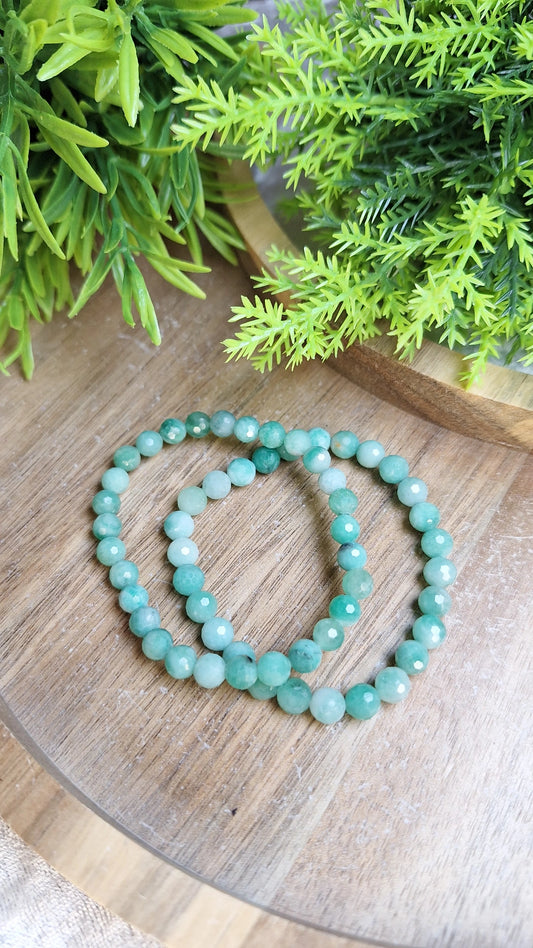 Emerald faceted bracelet
