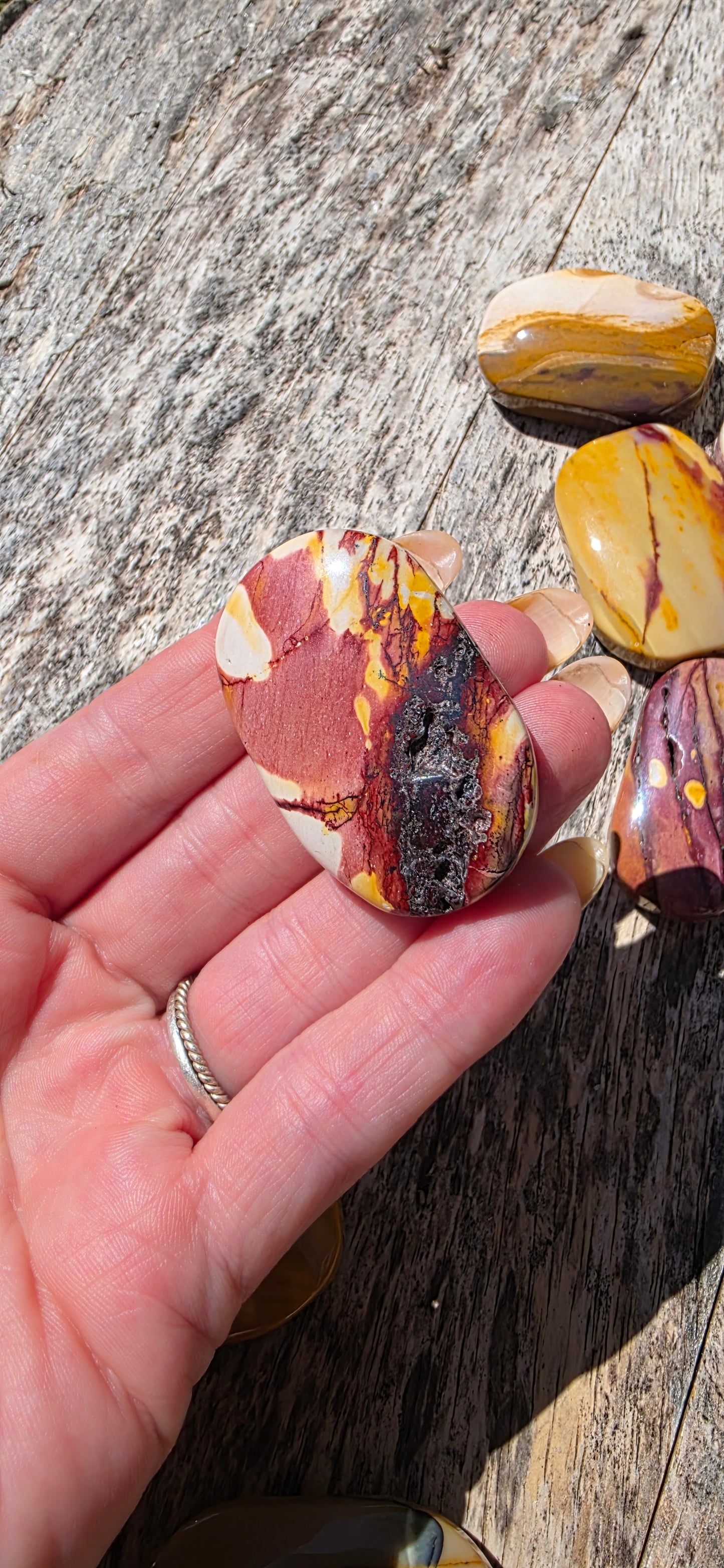 Mookaite palm