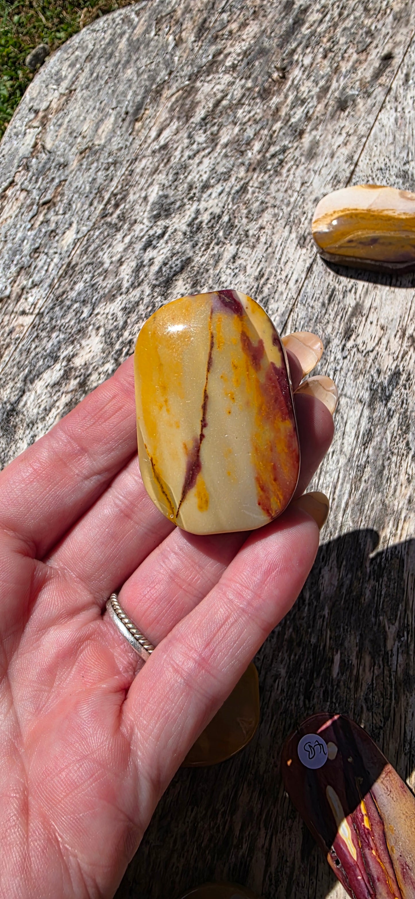 Mookaite palm