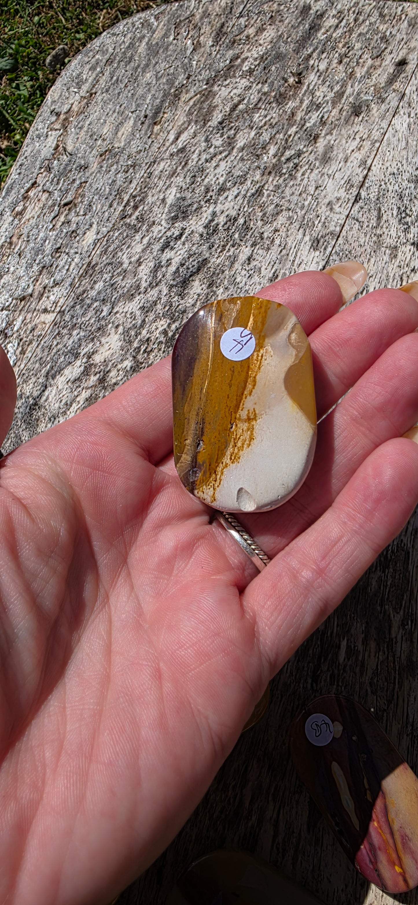 Mookaite palm