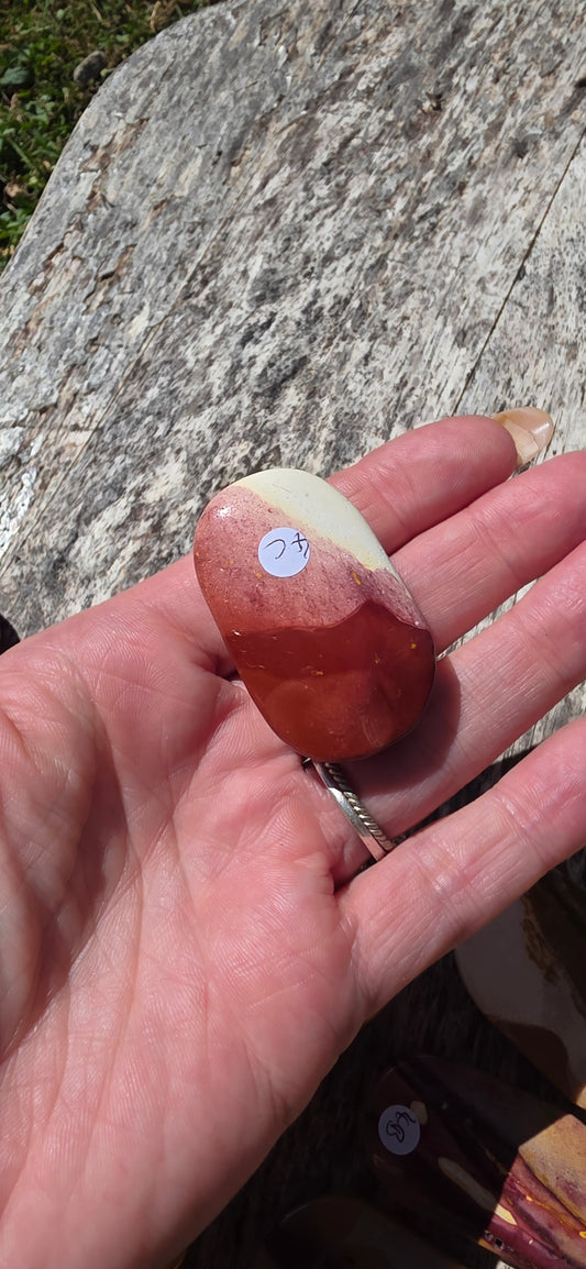 Mookaite palm
