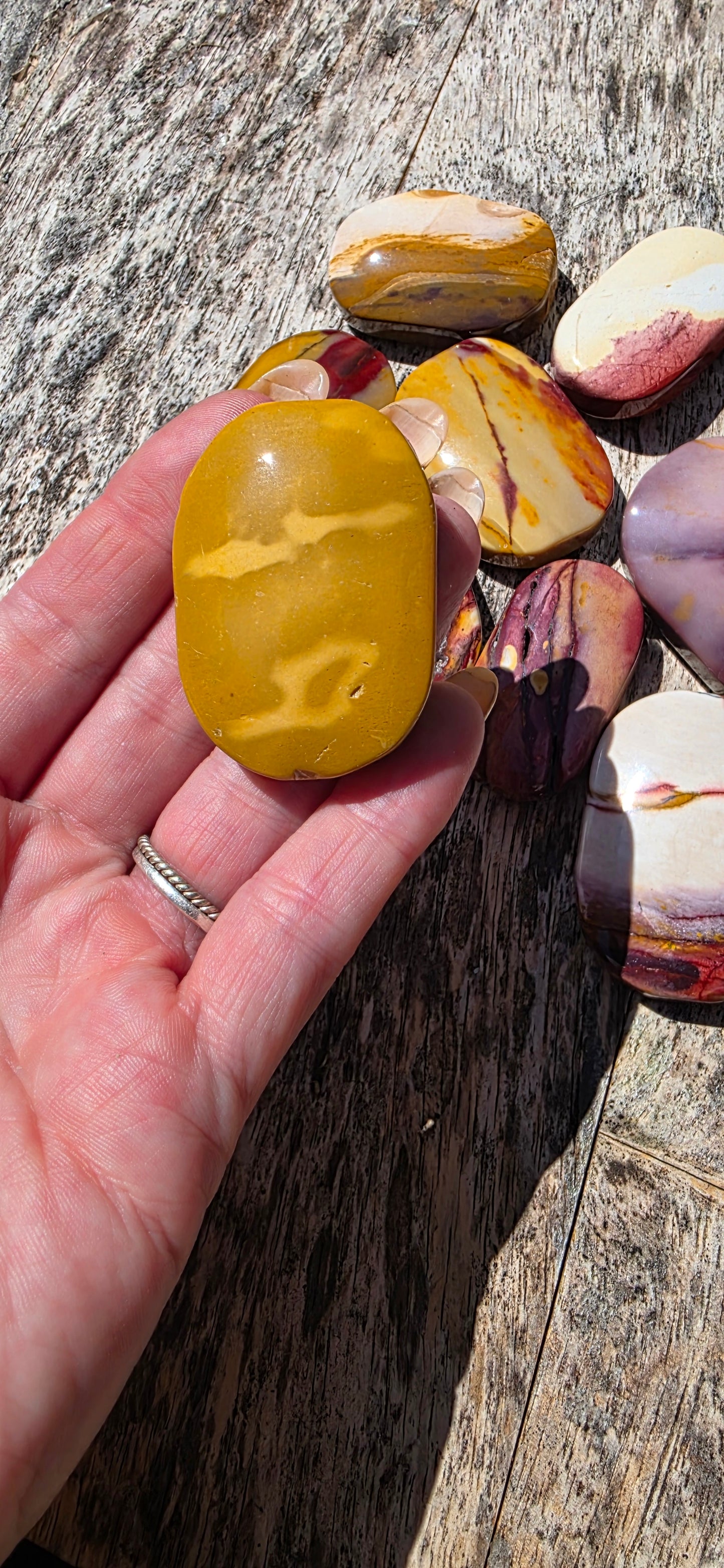 Mookaite palm