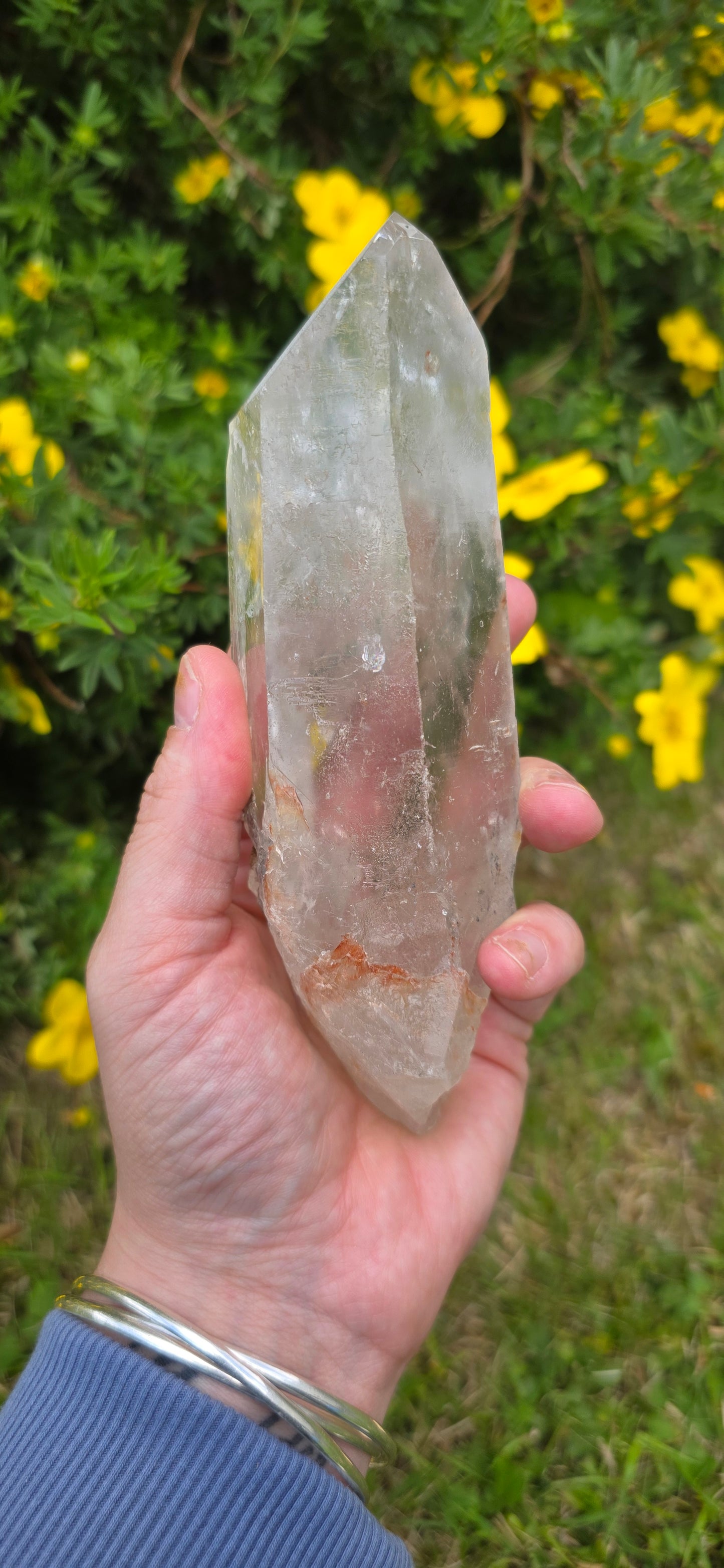 Large quartz raw point