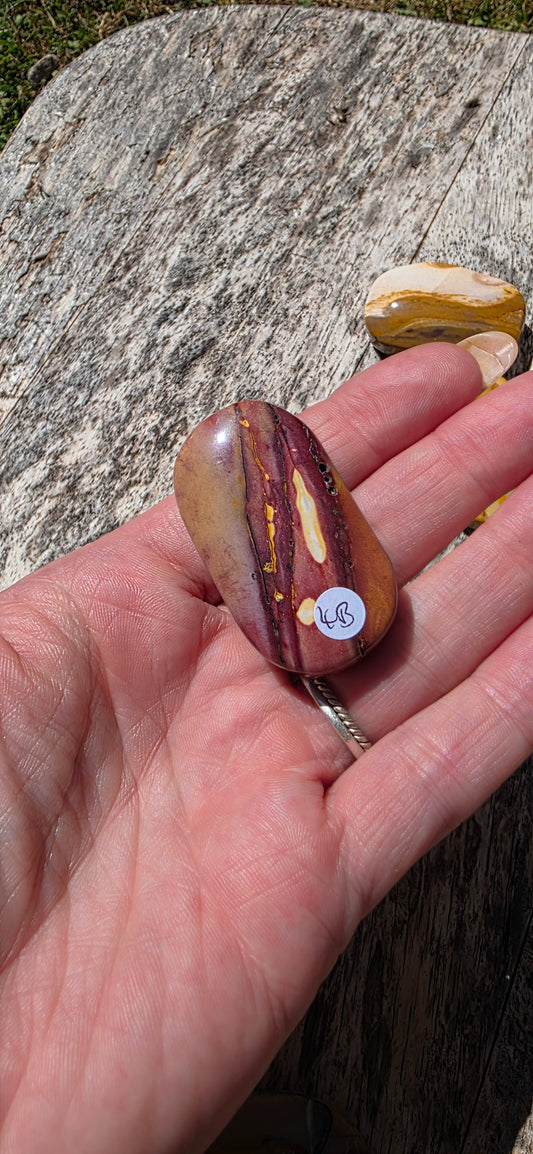 Mookaite palm