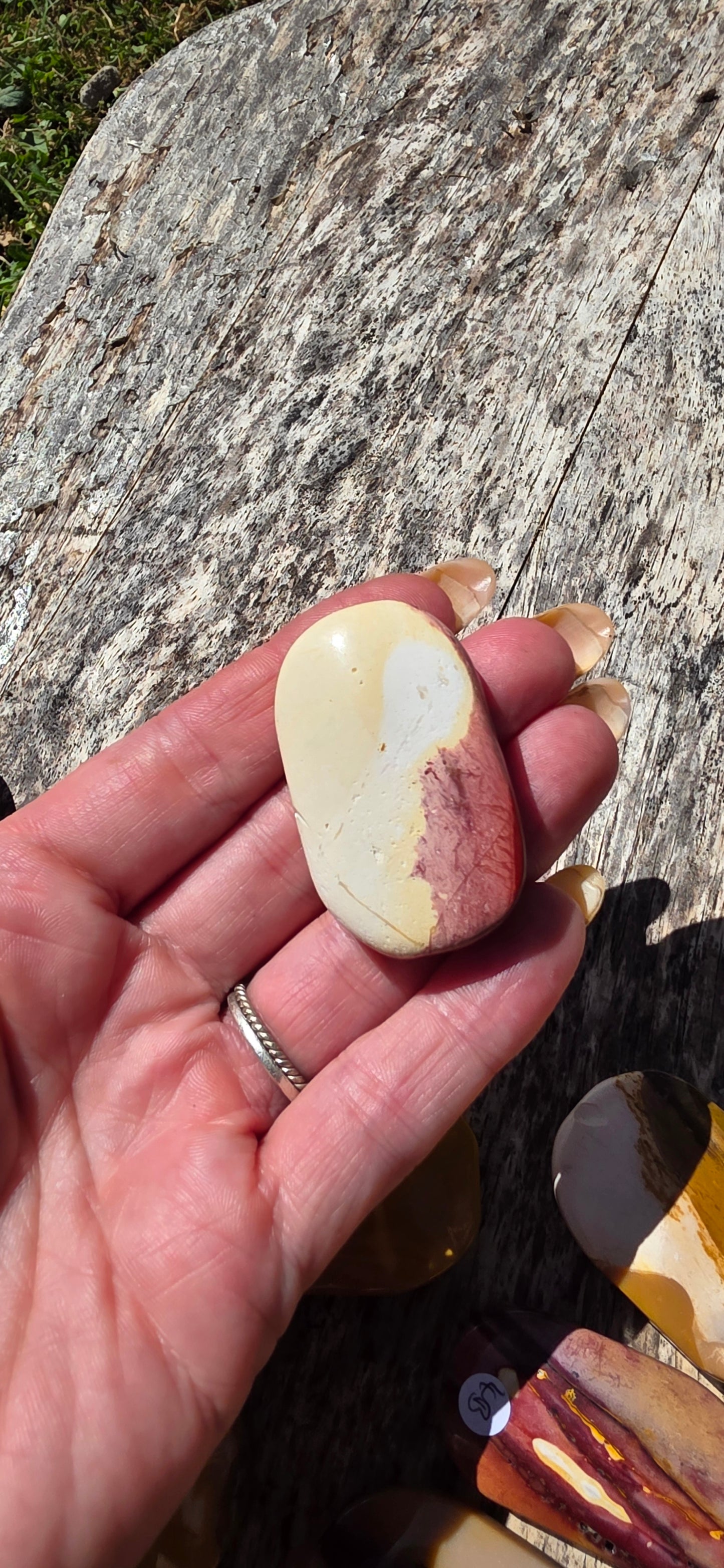 Mookaite palm