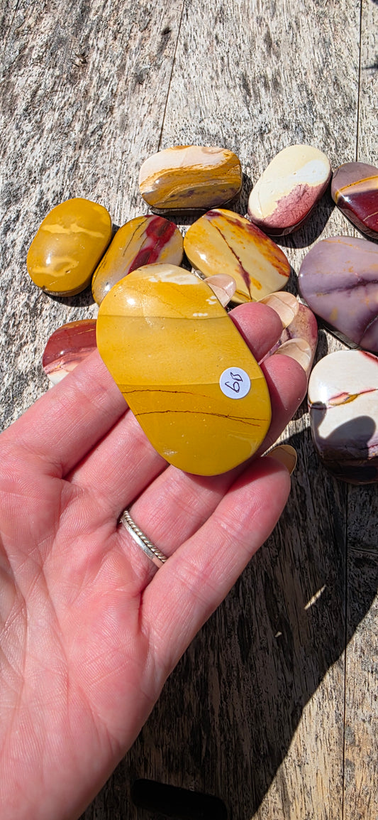 Mookaite palm